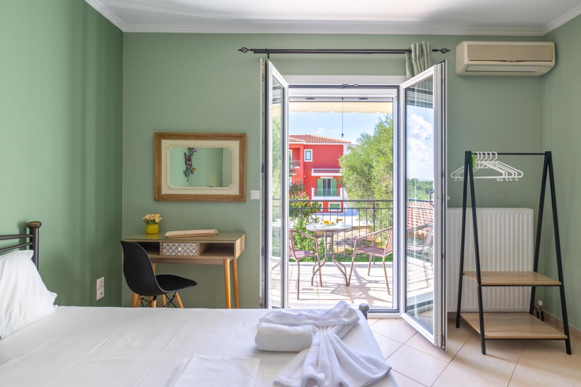 Vista Verde Studios & Apartments Svoronata Luaran gambar